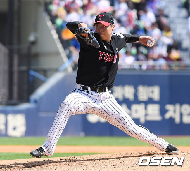 [OSEN=잠실,박준형 기자]1회말 LG 선발투수 차우찬이 역투하고 있다./ soul1014@osen.co.kr