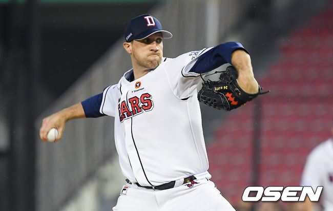 5회초 두산 선발투수 린드블럼이 역투하고 있다. /soul1014@osen.co.kr