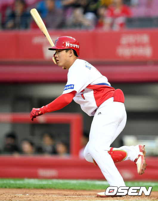[OSEN=광주, 이대선 기자] 24일 오후 광주기아챔피언스필드에서 ‘2019년 신한은행 마이카 KBO리그’ KIA 타이거즈와 kt wiz의 경기가 열렸다.2회말 1사 2루에서 KIA 최원준이 좌전 적시타를 치고 있다. /sunday@osen.co.kr