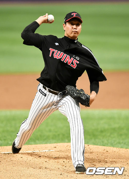 [OSEN=고척, 박재만 기자]1회말 LG 선발투수 류제국이 역투하고 있다. /pjmpp@osen.co.kr