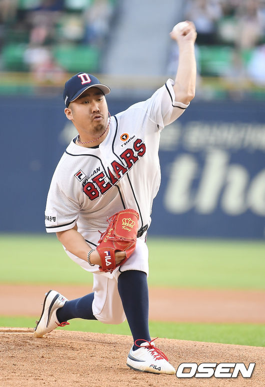 [OSEN=잠실, 곽영래 기자] 16일 오후 서울 잠실야구장에서 '2019 신한은행 마이카 KBO리그' 두산 베어스와 LG 트윈스의 경기가 열렸다.1회초 두산 유희관이 역투하고 있다. /youngrae@osen.co.kr