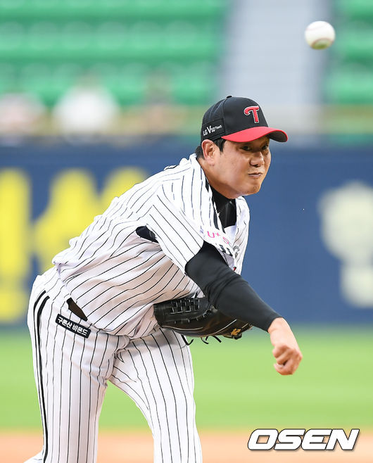 [OSEN=잠실, 박준형 기자]1회초 LG 선발투수 류제국이 역투하고있다. / soul1014@osen.co.kr