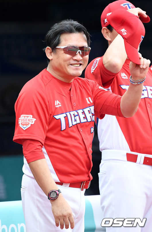 [OSEN=민경훈 기자] KIA 타이거즈 박흥식 감독대행. /rumi@osen.co.kr