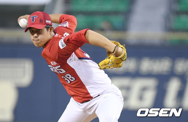 [OSEN=잠실, 곽영래 기자]1회말 KIA 임기영이 역투하고 있다. /youngrae@osen.co.kr