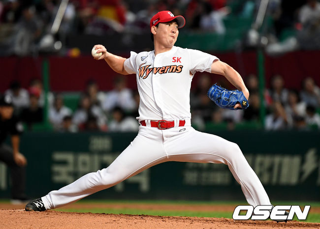 [OSEN=인천, 최규한 기자]SK 선발 문승원이 힘차게 공을 뿌리고 있다. /dreamer@osen.co.kr