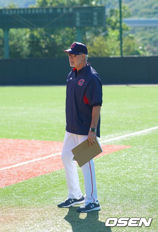 [OSEN=조형래 기자] 개인사로 퇴단한 페르난도 아로요 롯데 육성 총괄 코디네이터/jhrae@osen.co.kr