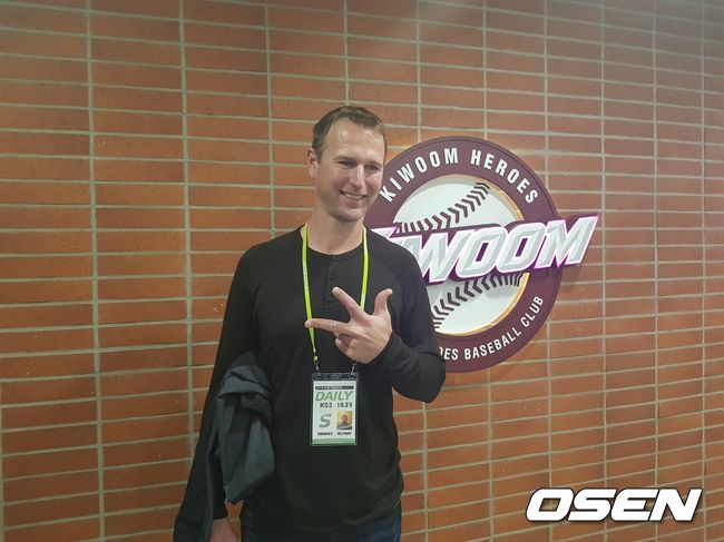 [OSEN=고척, 길준영 기자] 고척돔을 방문한 밴헤켄. /fpdlsl72556@osen.co.kr