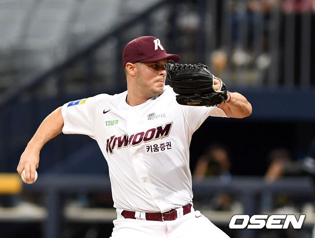 [OSEN=잠실, 손용호 기자]키움 선발 브리검이 힘차게 공을 던지고 있다. /spjj@osen.co.kr