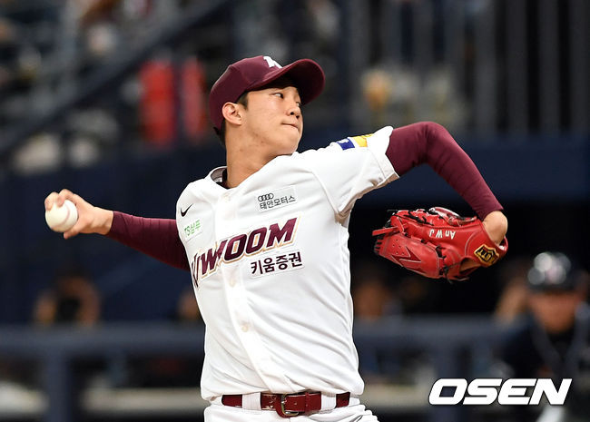 [OSEN=손용호 기자]키움 안우진이 힘차게 공을 뿌리고 있다. /spjj@osen.co.kr