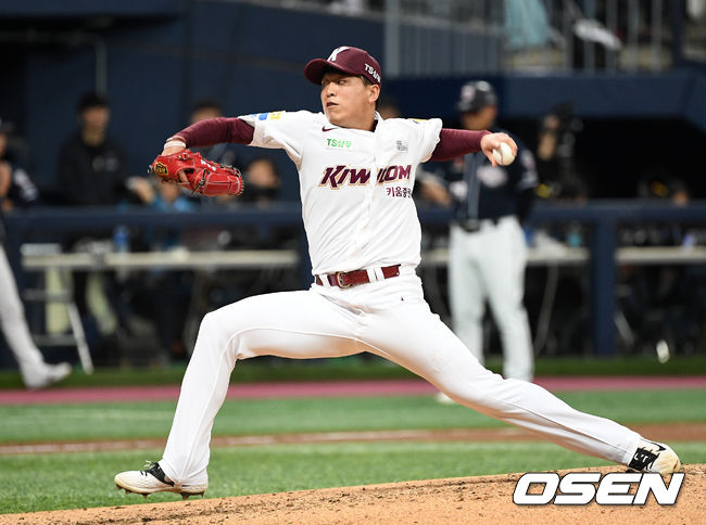 [OSEN=고척, 이대선 기자]3회초 무사에서 키움 이승호가 역투하고 있다. /sunday@osen.co.kr