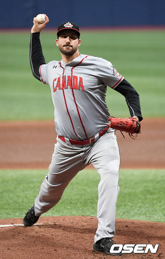 [OSEN=고척, 곽영래 기자]1회말 캐나다 필립 오몽이 역투하고 있다. /youngrae@osen.co.kr
