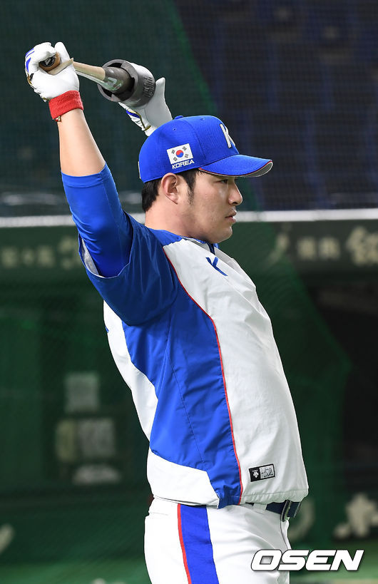 [OSEN=도쿄(일본), 곽영래 기자]박병호가 몸을 풀고 있다. /youngrae@osen.co.kr
