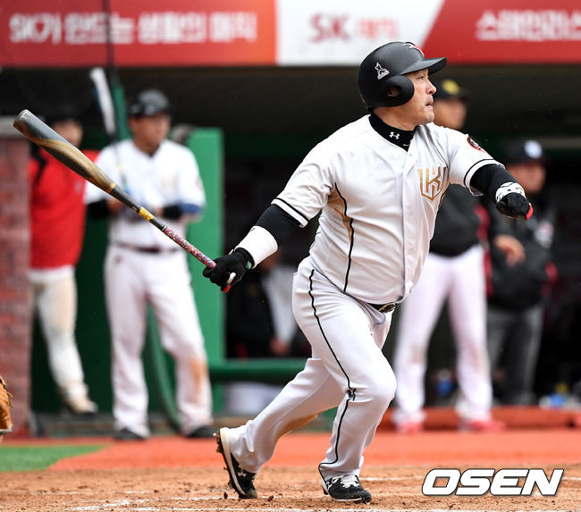 [OSEN=인천, 최규한 기자]준결승에 진출한 KT 스타즈와 KIA 파이온의 경기, KT 스타즈가 7-5로 승리를 거두며 결승에 진출했다.5회초 무사 1루 상황 KT 스타즈 고국일이 결승 1타점 적시타를 날리고 있다. /dreamer@osen.co.kr