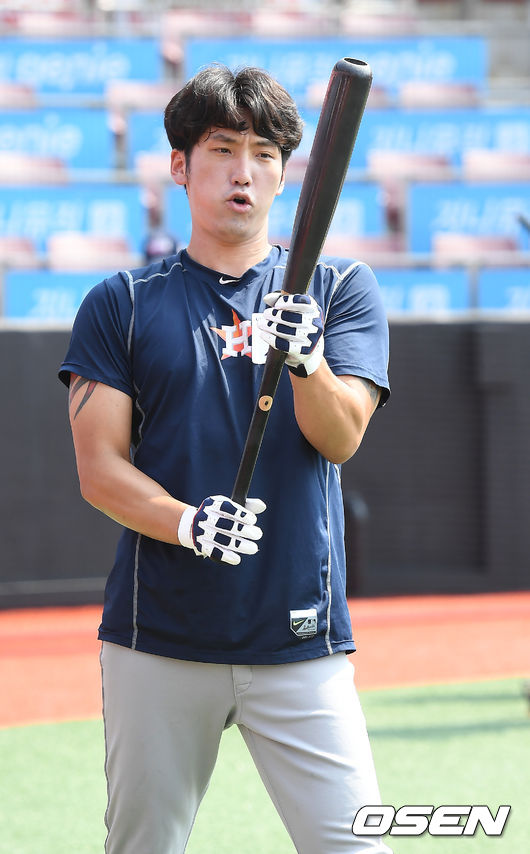 [OSEN=곽영래 기자] 문찬종이 타격을 하고 있다. / youngrae@osen.co.kr