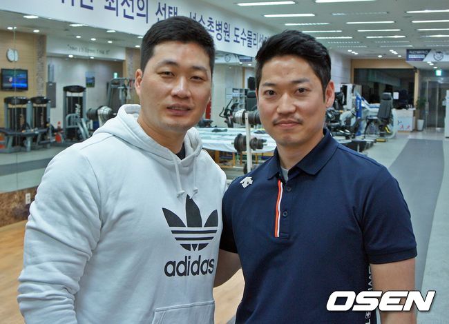 [OSEN=잠실, 손찬익 기자] 오승환과 장진성 선수촌병원 재활실장 /what@osen.co.kr