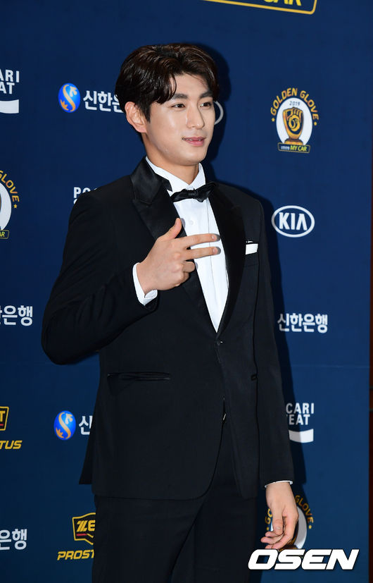 [OSEN=지형준 기자]키움 이정후가 포토타임을 하고 있다. /jpnews@osen.co.kr