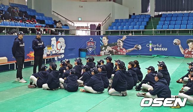 [OSEN=대구, 손찬익 기자] 양준혁 야구재단은 27일 대구 시민운동장 실내체육관 및 야구장에서 '2019 대구광역시와 함께하는 양준혁 베이스볼 캠프'를 개최했다. /what@osen.co.kr