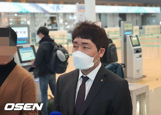 [OSEN=인천공항, 이종서 기자] 한화 한용덕 감독 /bellstop@osen.co.kr