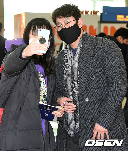 [OSEN=인천공항, 최규한 기자]키움 김상수가 팬들과의 만남을 갖고 있다. /dreamer@osen.co.kr