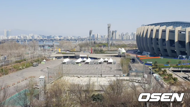 [OSEN=잠실, 이종서 기자] 종합운동장에 만들어진 선별 진료소 / bellstop@osen.co.kr