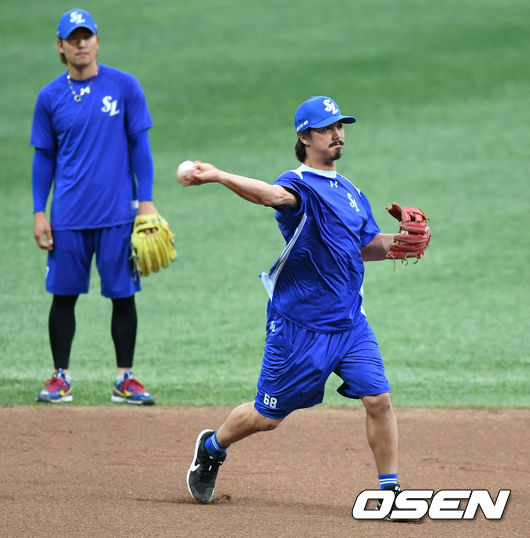 [OSEN=고척, 이대선 기자]경기에 앞서 삼성 살라디노가 수비 훈련을 하고 있다. /sunday@osen.co.kr