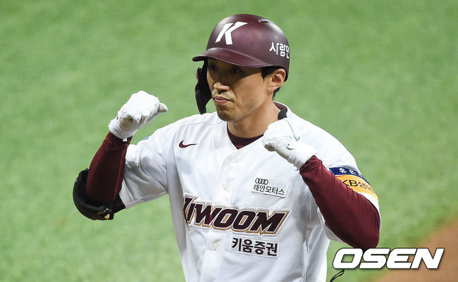 [OSEN=고척,박준형 기자]연장10회말 무사 2루 박정음이 끝내기 안타를 날린뒤 환호하고 있다. /   soul1014@osen.co.kr