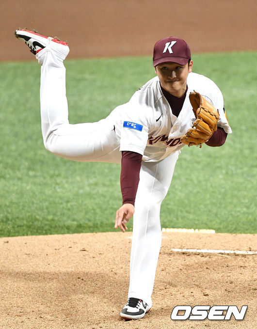 [OSEN=고척, 최규한 기자]키움 선발 최원태가 힘차게 공을 뿌리고 있다. / dreamer@osen.co.kr