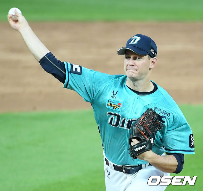 [OSEN=조은정 기자] NC 선발 루친스키가 공을 뿌리고 있다. /cej@osen.co.kr