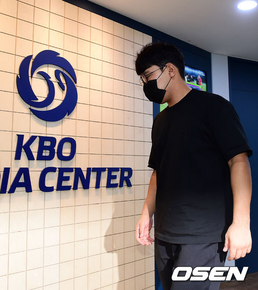 [OSEN=지형준 기자]롯데 지성준이 상벌위원회에 출석하고 있다. /jpnews@osen.co.kr