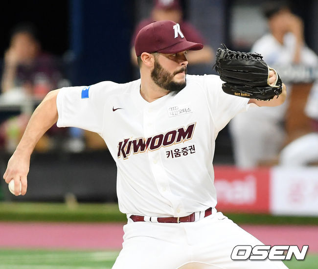 [OSEN=고척, 민경훈 기자]키움 선발 브리검이 마운드 위에서 힘차게 공을 뿌리고 있다./ rumi@osen.co.kr