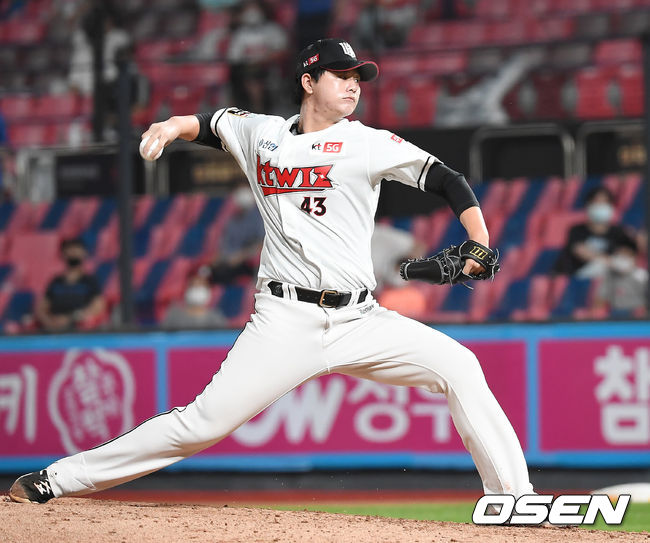 [사진]역투하는 김민 - NO.1 축구 전문 미디어, 스포탈코리아 [사진]역투하는 김민
