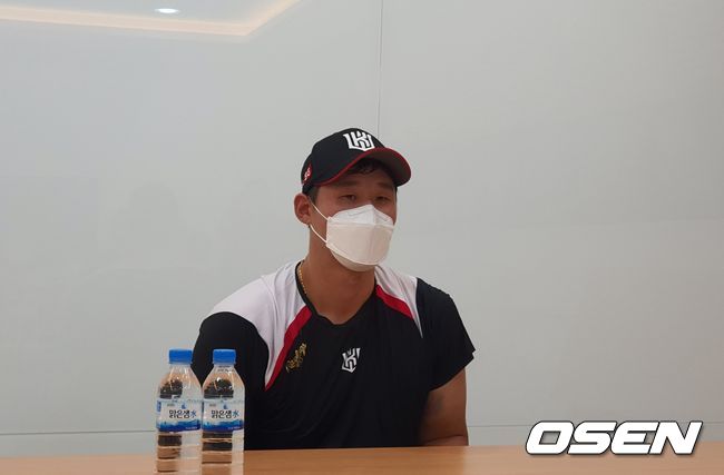 [OSEN=잠실, 이종서 기자] 인터뷰 중인 이홍구 / bellstop@osen.co.kr