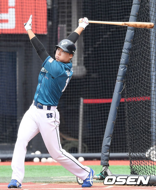 [OSEN=수원, 곽영래 기자]김동진이 타격을 하고 있다. / youngrae@osen.co.kr