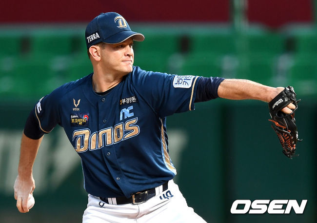 [OSEN=최규한 기자] NC 선발 루친스키가 힘차게 공을 뿌리고 있다. / dreamer@osen.co.kr