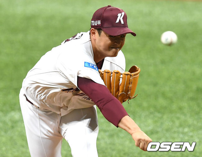 [OSEN=고척, 최규한 기자] 키움 선발 최원태가 힘차게 공을 뿌리고 있다.  / dreamer@osen.co.kr