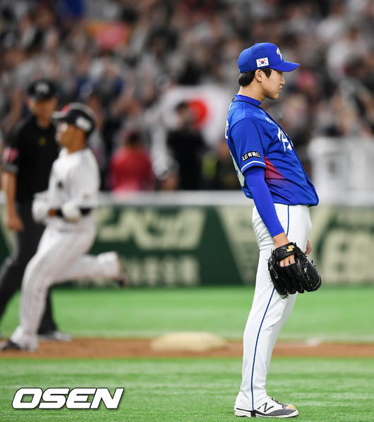 [OSEN=도쿄돔, 손용호 기자]6회말 무사 주자 1루 일본 야마카와에게 우중간 투런 홈런을 허용한 한국 구창모가 아쉬워하고 있다./ spjj@osen.co.kr