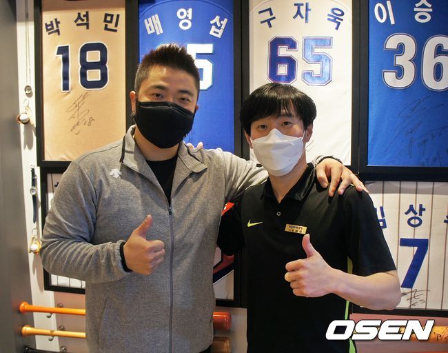 [OSEN=대구, 손찬익 기자] 박석민과 박바다 대표 /what@osen.co.kr