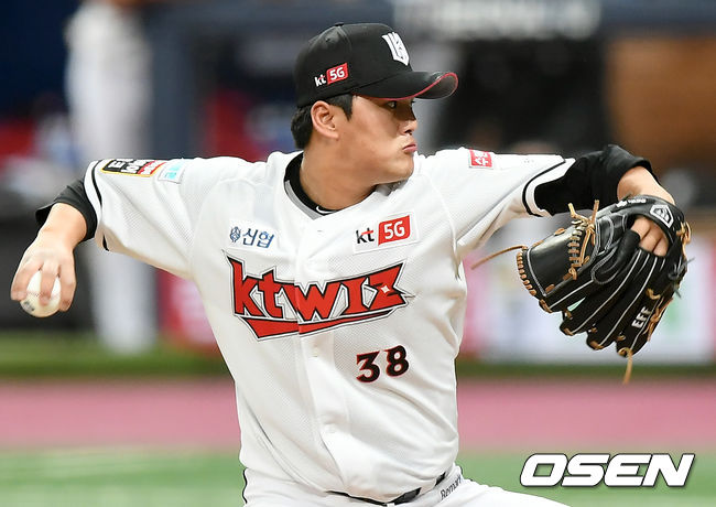 [OSEN=고척, 김성락 기자] KT 주권이 마운드에 올라 힘차게 공을 뿌리고 있다./ksl0919@osen.co.kr