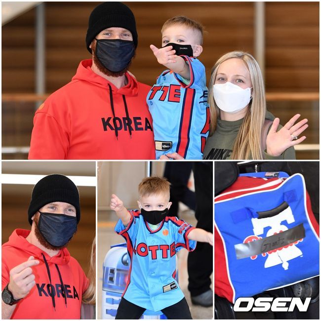 [OSEN=이대선 기자] 롯데 외국인 투수 댄 스트레일리가 가족과 함께 지난 19일 인천공항을 통해 입국했다. /sunday@osen.co.kr