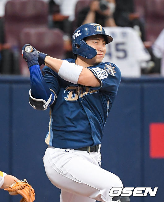 [OSEN=고척, 박준형 기자] 23일 오후 서울 고척스카이돔에서 ’2021 신한은행 SOL KBO 리그' 키움 히어로즈와 NC 다이노스의 경기가 열렸다.7회초 2사 NC 나성범이 2루타를 날리고 있다.  / soul1014@osen.co.kr