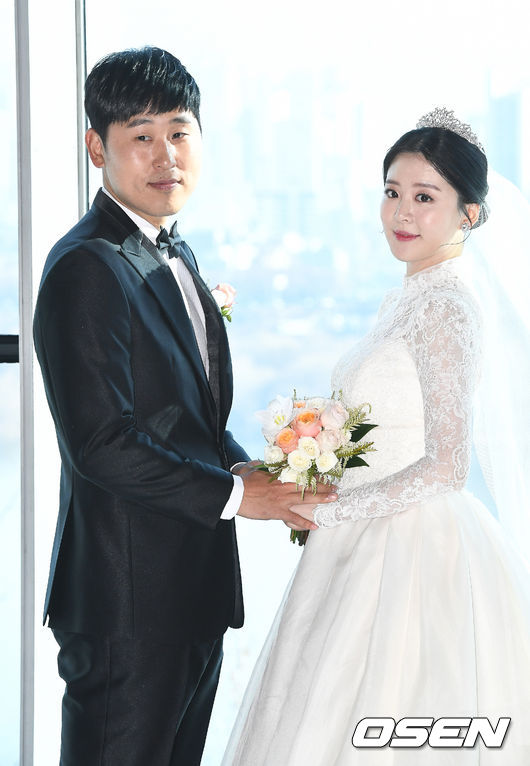 [OSEN=박준형 기자] 2017년 12월 9일 서울 광진구 그랜드 워커힐 비스타홀에서 윤석민과 김수현의 결혼식이 진행됐다. 2017.12.09 / soul1014@osen.co.kr