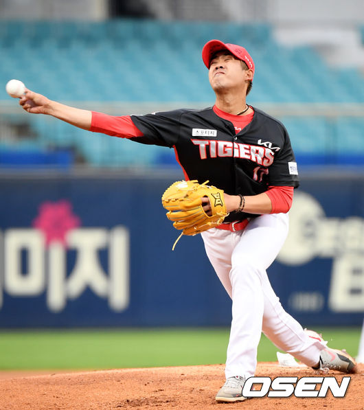 [OSEN=대구, 조은정 기자]1회말 KIA 선발 임기영이 힘차게 공을 던지고 있다. 2021.06.10 /cej@osen.co.kr