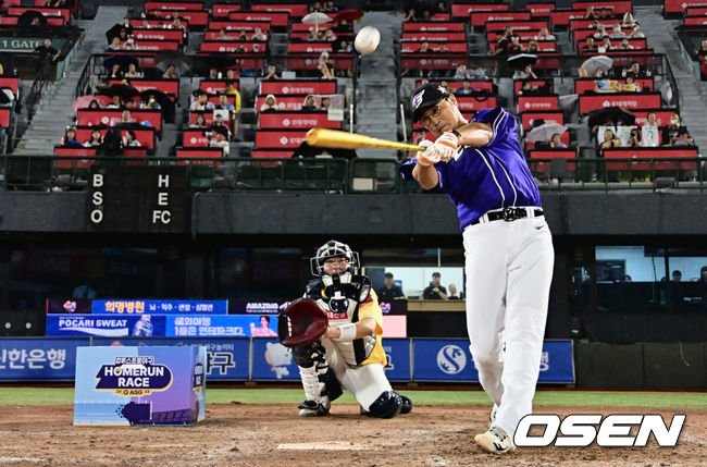 [OSEN=부산, 이석우 기자] 14일 부산 사직구장에서 2023 신한은행 SOL KBO 올스타전 컴투스 프로야구 홈런 레이스가 열렸다. 한화 채은성이 5개의 홈런을 기록해 1등을 차지했다. 2023.07.14 / foto0307@osen.co.kr