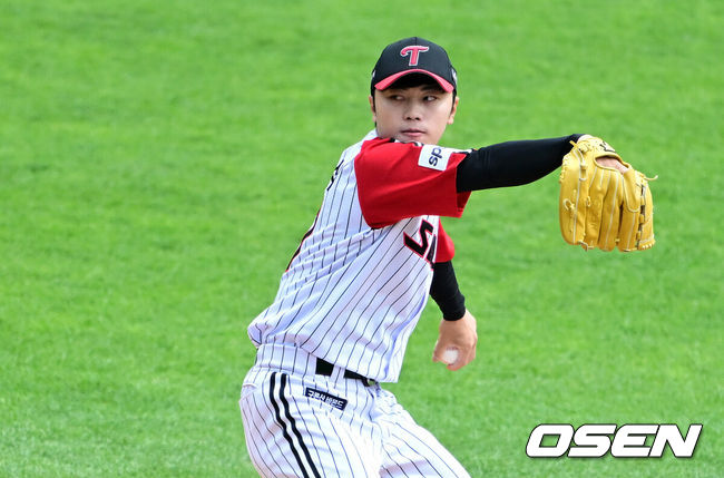 LG 투수 김윤식 / OSEN DB