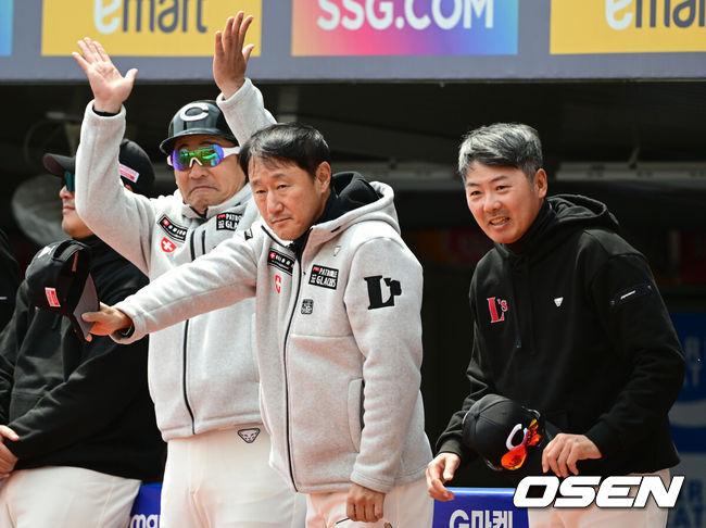 [OSEN=인천, 김성락 기자] SSG 김원형 감독, 조원우 수석코치, 김민재 벤치코치(오른쪽부터). 2023.04.30 /ksl0919@osen.co.kr