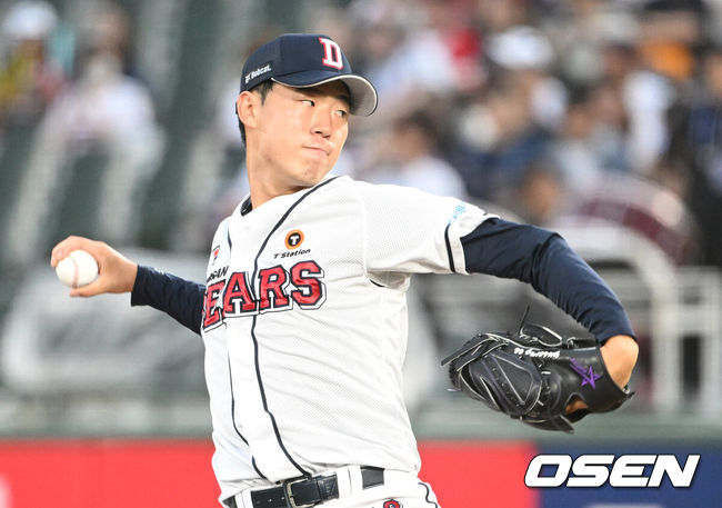 [OSEN=부산, 김성락 기자] 14일 부산 사직구장에서 2023 신한은행 SOL KBO 퓨처스 올스타전 남부(상무·NC·삼성·롯데·KT·KIA)와 북부(한화·LG·고양(히어로즈)·SSG·두산) 리그의 경기가 열렸다. 1회초 북부 선발 김유성이 마운드에 올라 힘차게 공을 뿌리고 있다. 2023.07.14 /ksl0919@osen.co.kr