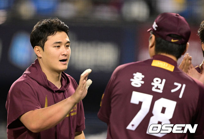 키움 시절 최원태(왼쪽)와 홍원기 키움 감독. / OSEN DB