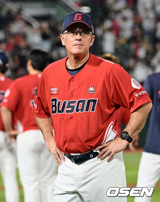 [OSEN=부산, 이석우 기자] 롯데 자이언츠 래리 서튼 감독 008 2023.08.11 / foto0307@osen.co.kr