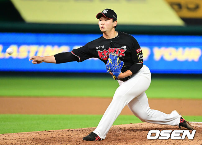 [OSEN=인천, 최규한 기자] 14일 오후 인천 SSG랜더스필드에서 ‘2023 신한은행 SOL KBO리그’ SSG 랜더스와 KT 위즈의 경기가 열렸다.7회말 마운드에 오른 KT 투수 이선우가 힘차게 공을 뿌리고 있다. 2023.06.14 / dreamer@osen.co.kr