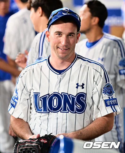 [OSEN=대구, 이석우 기자] 18일 대구 삼성라이온즈파크에서 2023 신한은행 SOL KBO리그 삼성 라이온즈와 KIA 타이거즈의 경기가 열렸다. 삼성 라이온즈 와이드너가 5회까지 무실점을 기록하고 미소짓고 있다. 2023.08.18 / foto0307@osen.co.kr